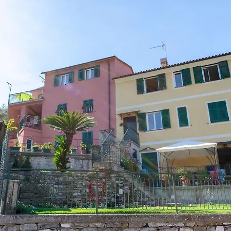 Im Zweiten Stock Mit Parkplatz Und Garten By Interhome San Massimo (Liguria)