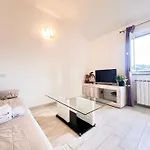 アパート Im Zweiten Stock Mit Parkplatz Und Garten By Interhome