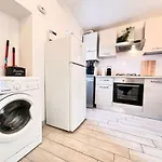 アパート Im Zweiten Stock Mit Parkplatz Und Garten By Interhome